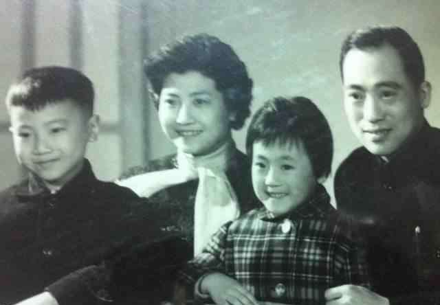 周正毅案 上海首富周正毅：3个女人争夺他！离奇艳遇成就400亿财富！