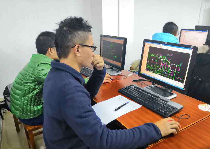 技校的专业 学历低，这9个“技校专业”就业不难，就是工作较辛苦