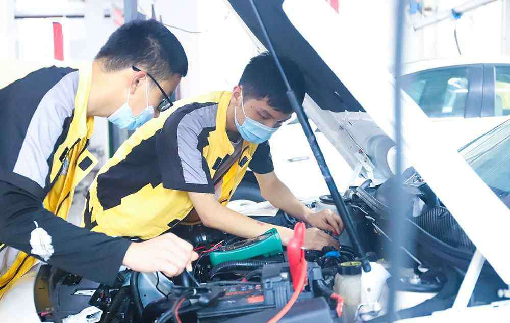 西安汽车学院 在西安万通汽车学校学什么专业发展前景好？薪资高？