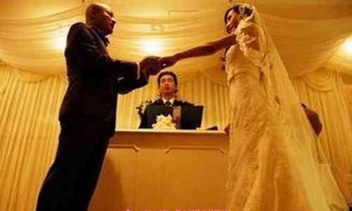 熊汝霖和吴琼 熊汝霖和吴琼结婚照 熊汝霖与老婆吴琼更多亲密照