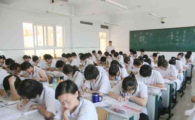 天高三尺 今天高考可以查分了，几家欢喜几家愁，孩子高考是终点大学是起点