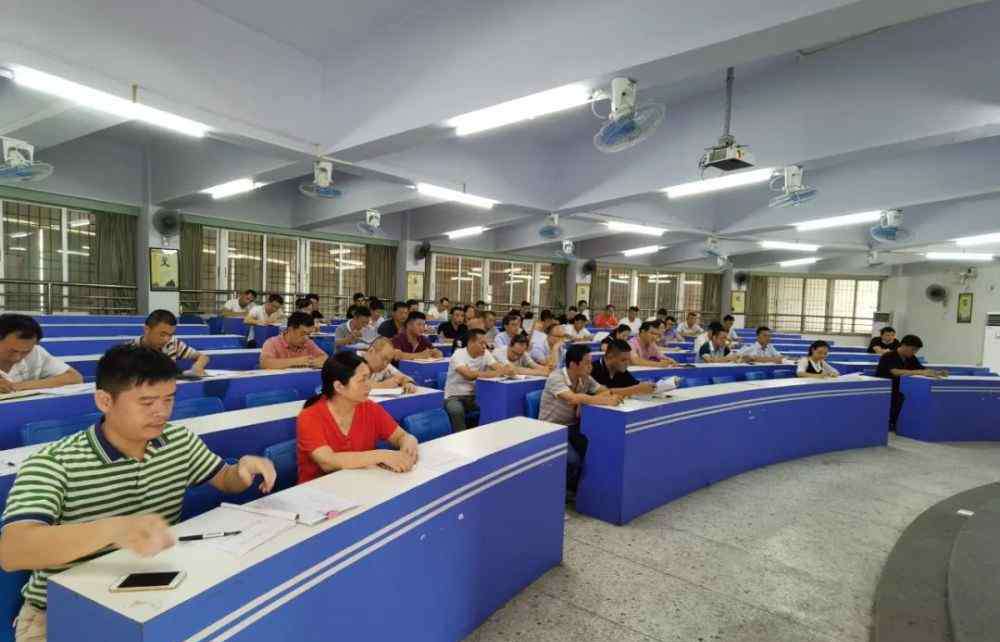 澄海教育网 澄海确定34所试点学校！以后家长接送孩子上下学更方便了！