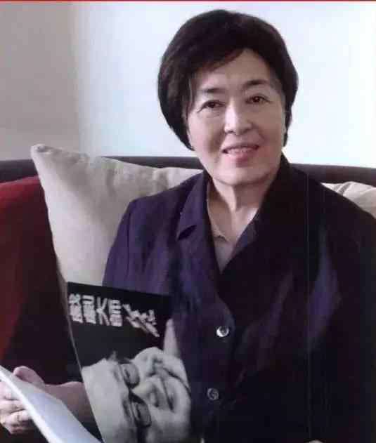 国产露点影视研究中心 露点镜头那么多，难怪这片找不到完整版