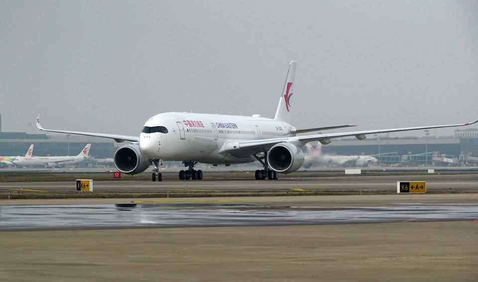 a350飞机 东航首架A350落地上海 瞧瞧跟你以前乘坐的飞机有何不一样