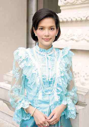 泰国演员aom 泰国著名女星aom老公是谁 aom结婚现场图片