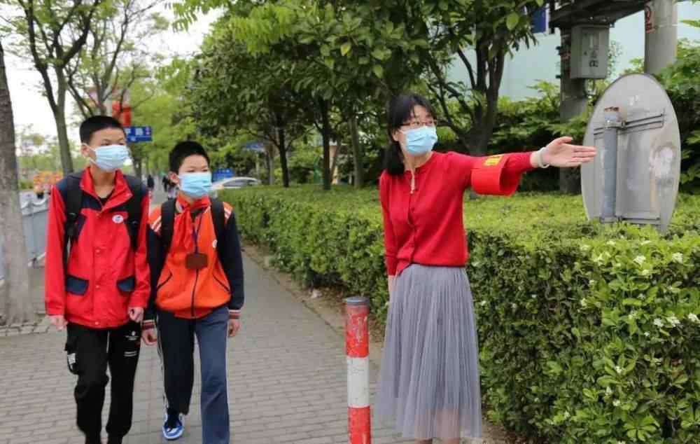 三林中学 开学啦！浦东新区初三高三学子重回校园