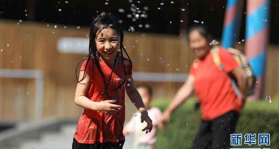 爸爸妈妈去上班我上幼儿园 睿思一刻 辽宁：爸爸妈妈去上班，我去幼儿园！