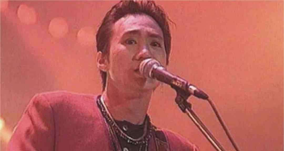 黄家驹演唱会最后一次 黄家驹死后Beyond开的第一场演唱会，现场数万歌迷泪洒全场