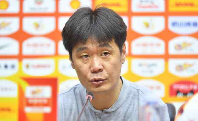 塞斯 李霄鹏花式盛赞段刘愚 透露为何把队长给莫伊塞斯