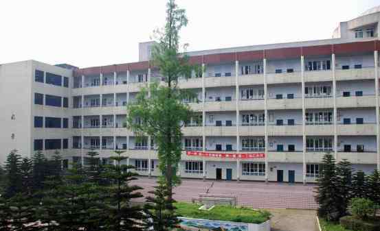 雅安中学 实力惊人！雅安“重点学校”名单公布，看看有你孩子读的学校吗？