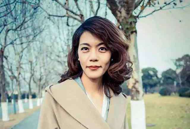 美女博士 美女博士陈果，38岁仍单身，撒贝宁调侃：会担心嫁不出去吗？
