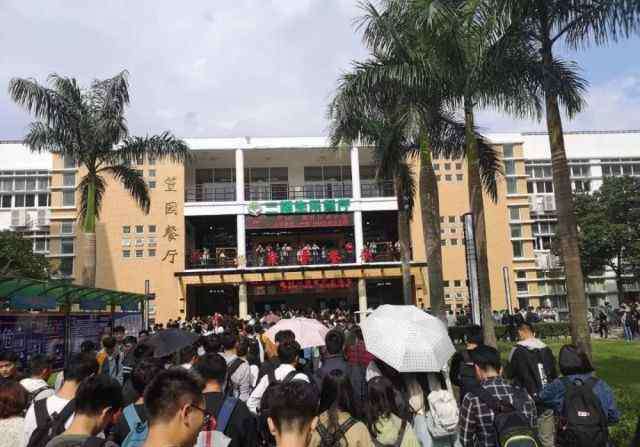 厦大外卖网 上热搜！福建这所大学禁止外卖入校园，网友炸了……