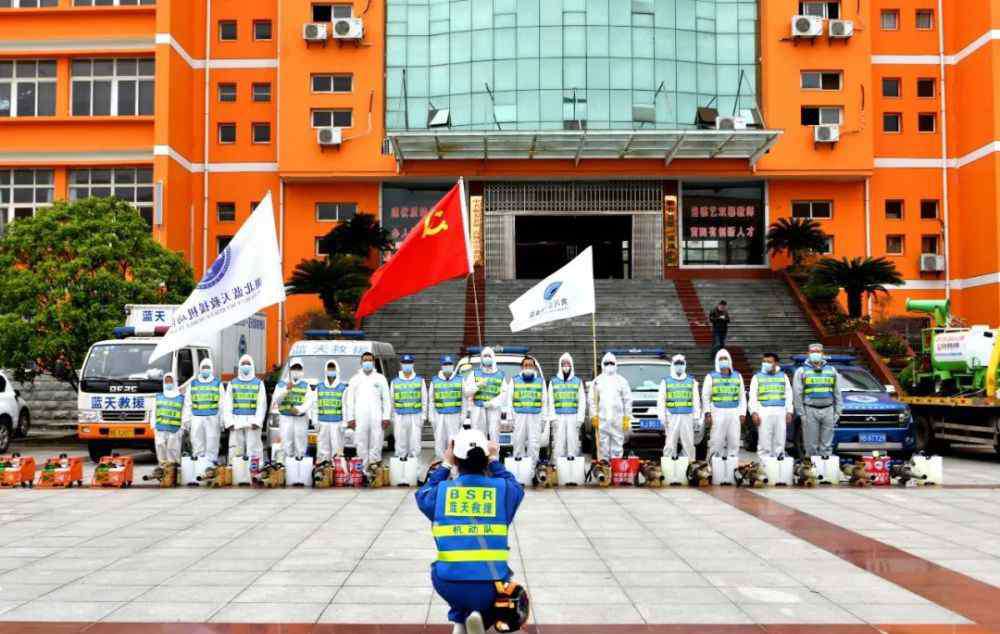 蕲春县一中 迎接复学第一课！蕲春一中全面消毒消杀……