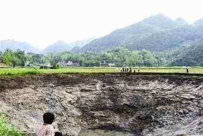晚上天空发红预兆地震 多图！10年前的汶川大地震，震前发生了哪些“离奇预兆”？