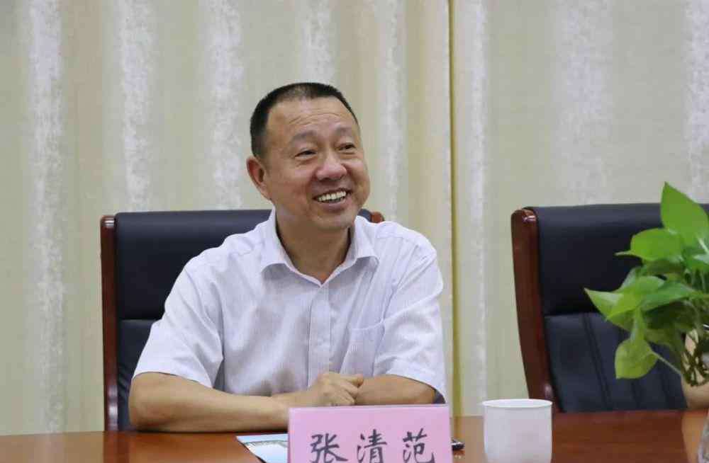 南阳市教育局网 南阳市教育局局长张清范一行莅临我校调研指导工作