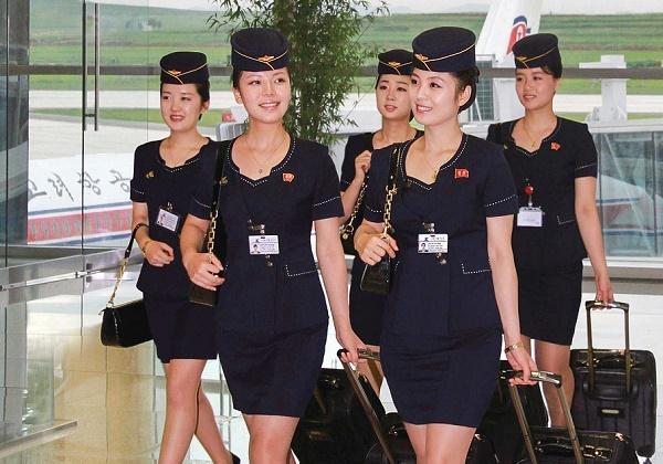 朝鲜空姐新版制服 这组朝鲜空姐新版制服的照片，终于有点国际范了