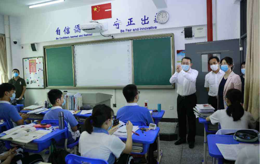 南山区育才中学 今天，又一大波“神兽”归笼啦！南山校园返校复课情况如何？带你亲身体验