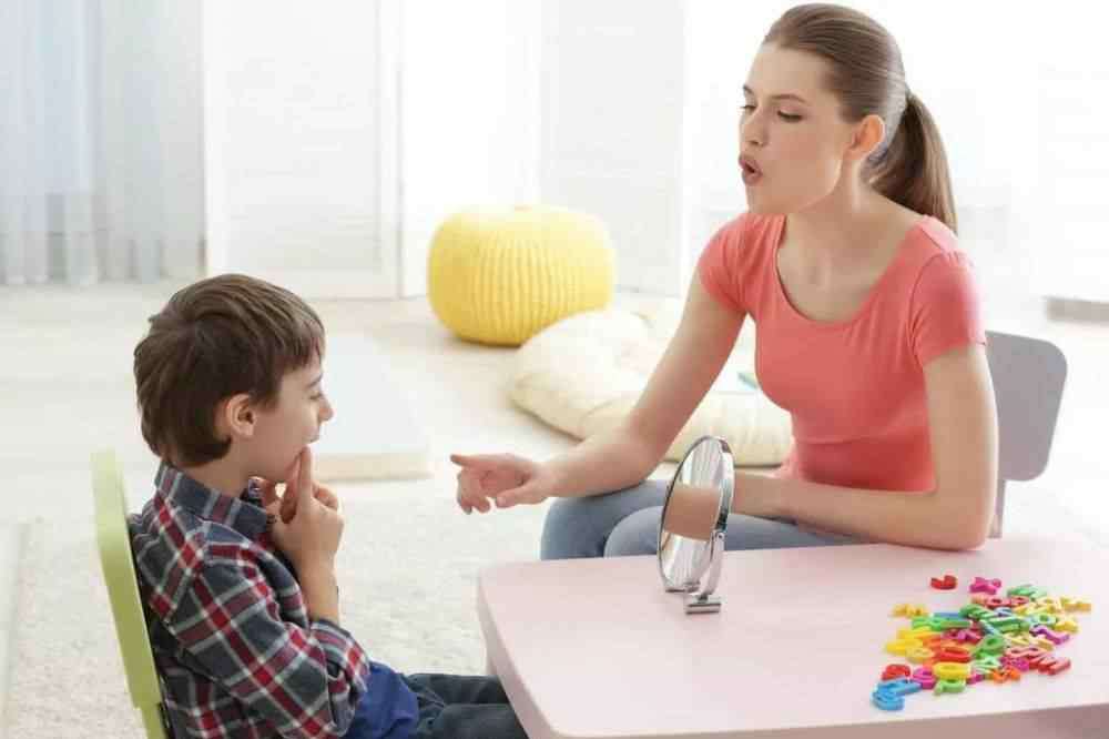 怎样教育男孩子才是正确的方法 “男养穷，女养富”？正确教育男孩子的4个方法，家长值得学习！