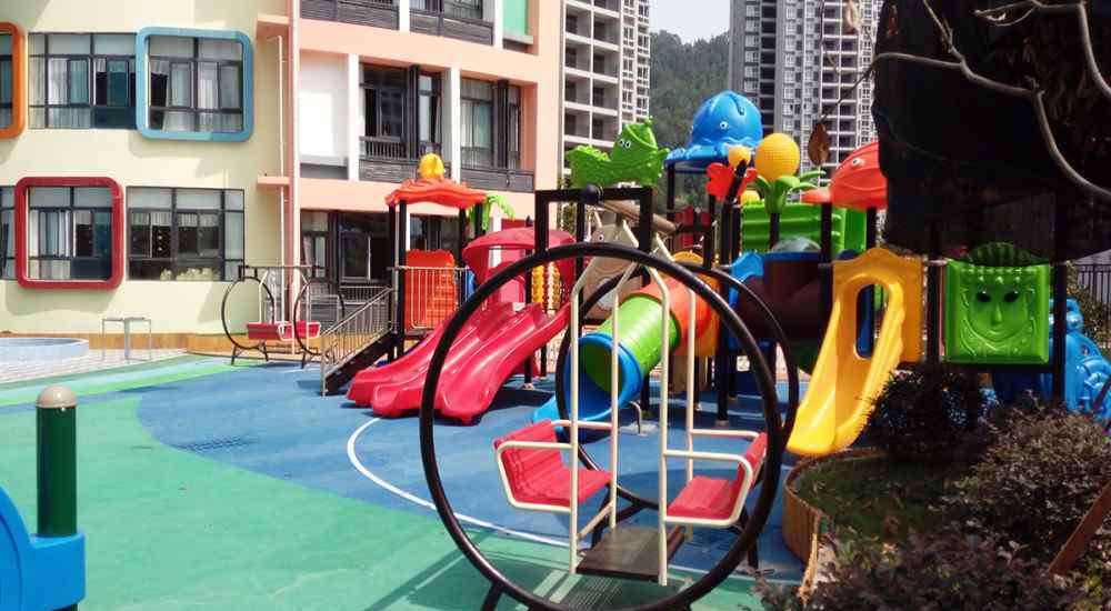 幼儿滑梯 幼儿园、社区标配的儿童滑梯，原来有这些好处