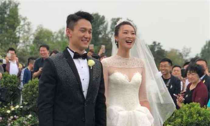 杨臻博 惠若琪杨臻博结婚照 老公成熟稳重让她很有安全感