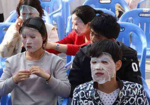 爱面膜 韩媒：中国女人爱面膜 尤爱韩国面膜