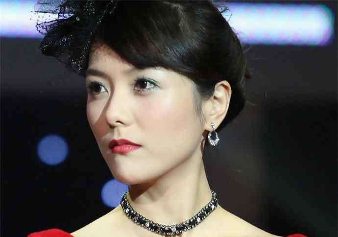 杨乐乐闺蜜 杨乐乐闺蜜郑靖资料 被骗788万怎么回事