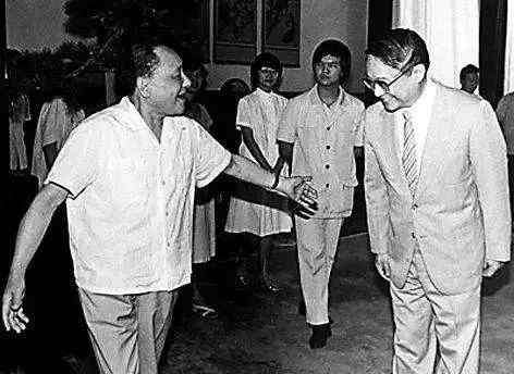 杜治芬 金庸去世：怀念的人这么多，懂他的人有几个？