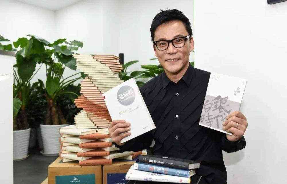 北大学生创业 他是高考状元，北大才子，创业身价超70亿，如今却屡屡陷入争议