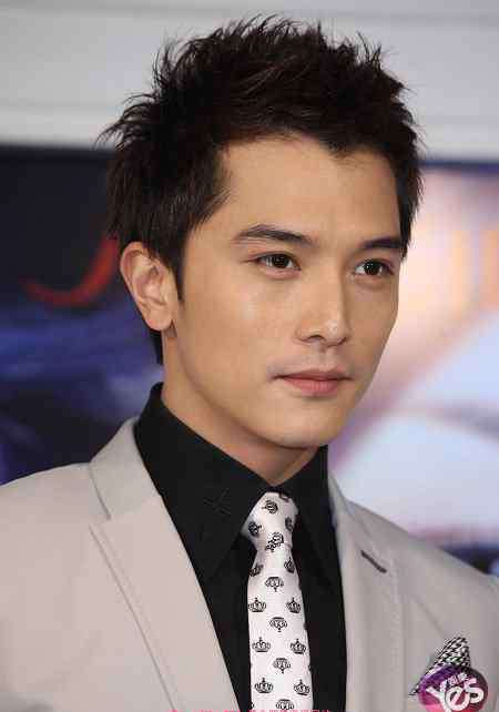 邱泽李毓芬 邱泽与李毓芬公开恋情 邱泽李毓芬分手了吗