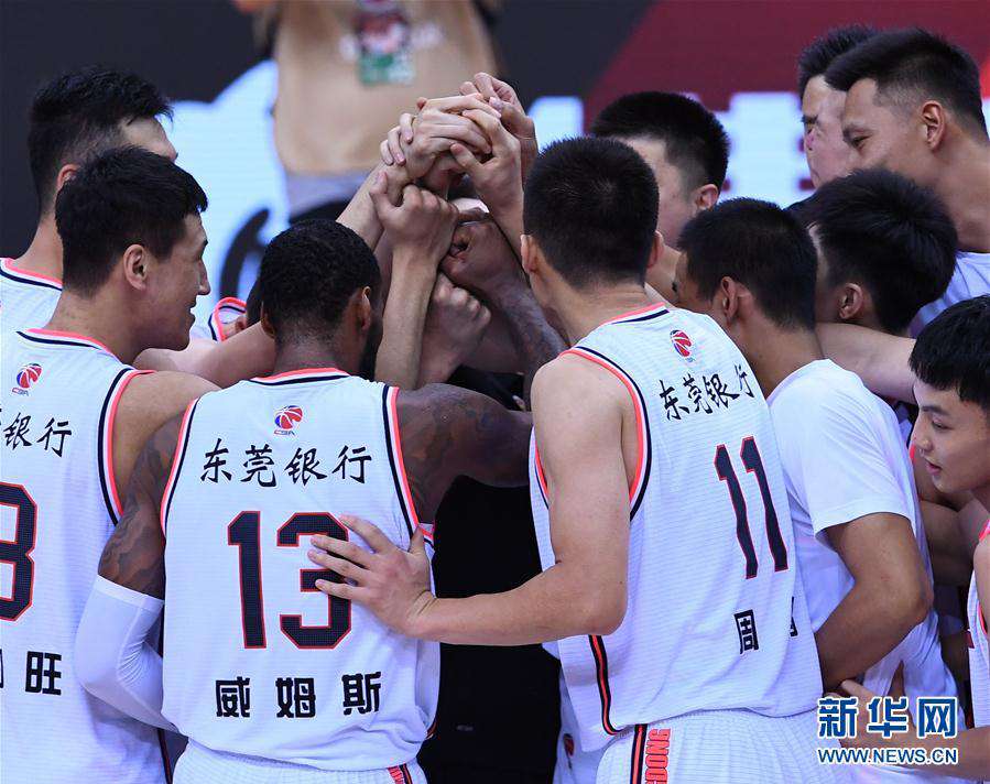  CBA联赛半决赛：广东东莞银行队胜北京首钢队