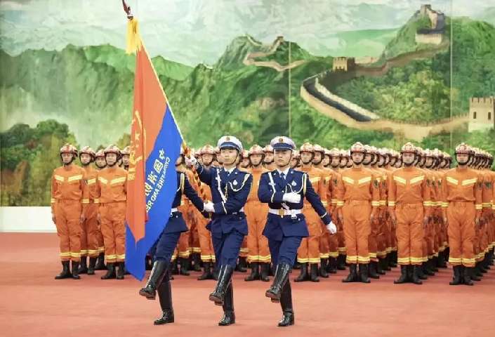  【火焰蓝一周年】像榕树一样苍翠的应急尖刀