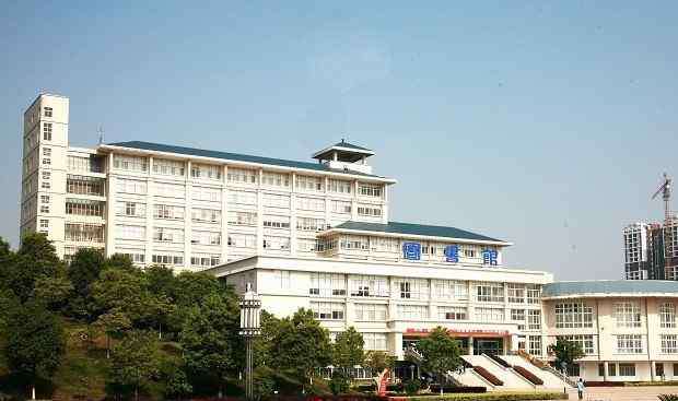 武汉大学东湖学院 武汉最“尴尬”的1所大学，校名与校址严重不符，好在名气足够大
