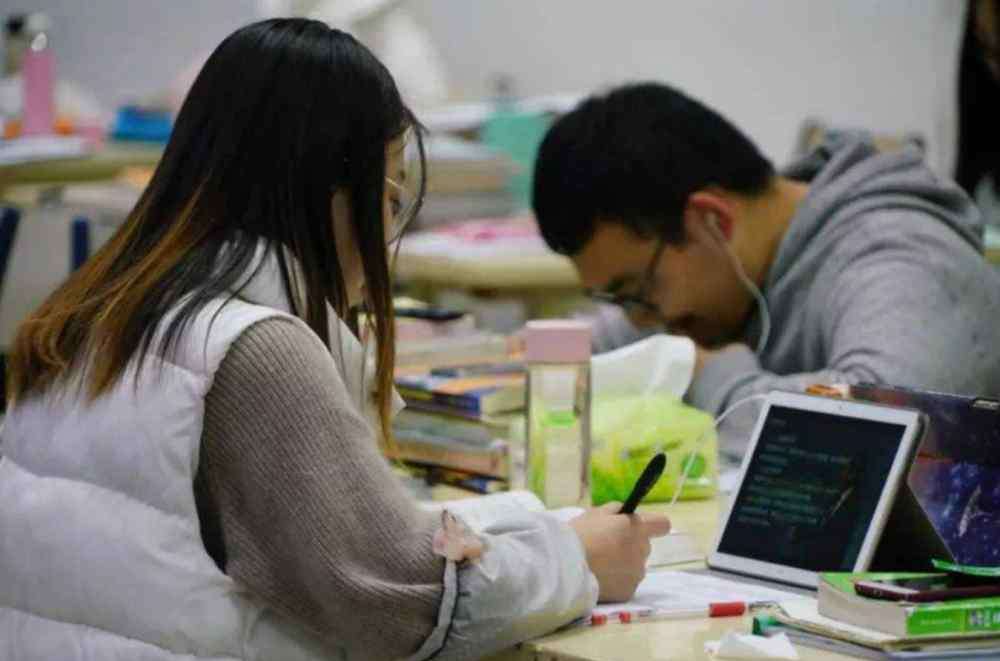 考研联系导师简历模板 张雪峰：考研复试前如何联系导师最有效？这三个方法值得一试