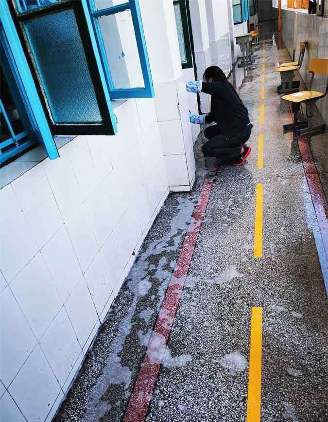 花垣小学 花垣小学：全体教师清扫校园，只盼“神兽”归