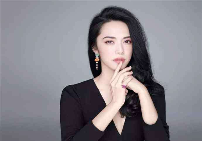 凌潇肃唐一菲生子 凌潇肃姚晨唐一菲事件是什么?