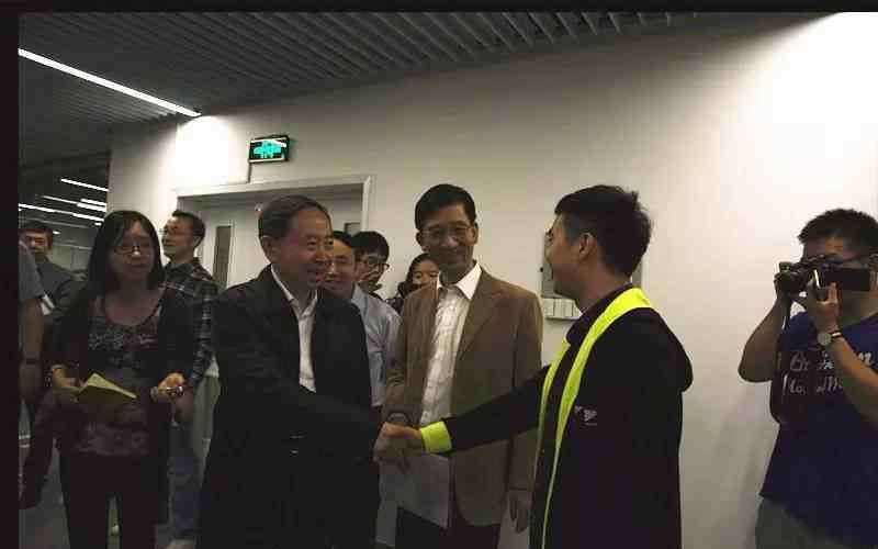 教育部部长袁贵仁 教育部部长袁贵仁在浙江大学考察紫金创客元空间