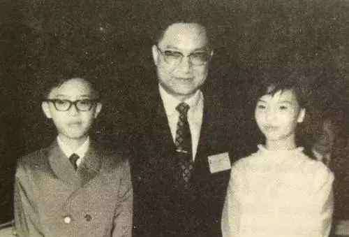 杜治芬 金庸去世：怀念的人这么多，懂他的人有几个？