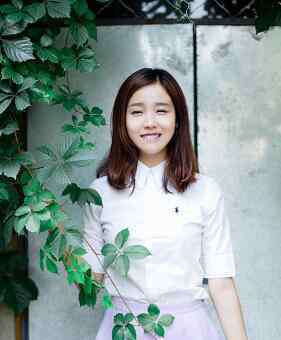 李炫臻 高校美女雪糕校花李炫臻资料照片