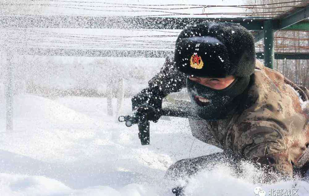 性虎 “东极”新兵拥抱严寒 风雪中磨砺胆性虎气！