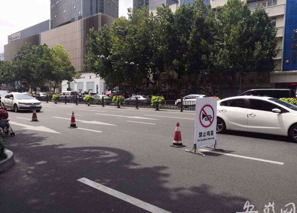 合肥九中 合肥九中考点：交警实时保证道路畅通