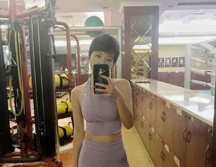 杨乐乐年龄 杨乐乐个人资料 杨乐乐发微博秀身材