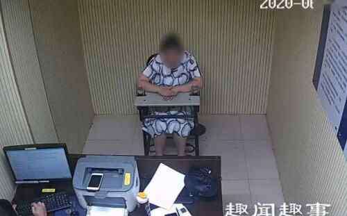 游荡 温州一名保姆频频请假外出,监控却拍到她在街头游荡,真实身份曝光更是把雇主吓死
