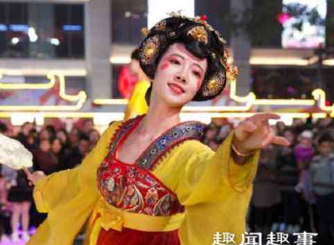 大唐不夜城简介 冯佳晨个人资料简介照片 西安大唐不夜城皮卡晨冯佳晨是怎么红的？