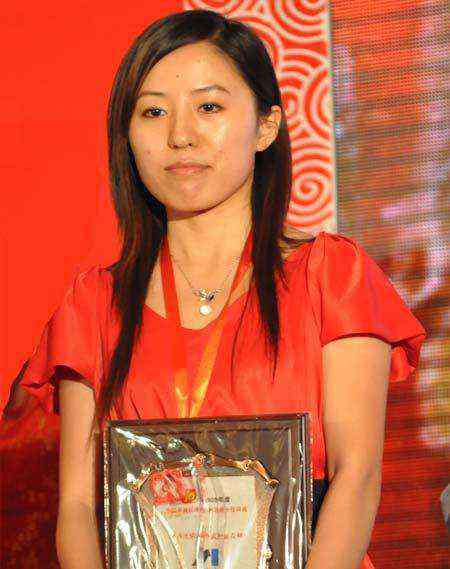 阿耐 阿耐是谁真名叫什么个人资料简介，《都挺好》作家阿耐小说有哪些