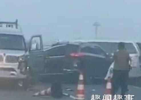 贵州省交通事故 2019蓉遵高速贵州撞车车祸交通事故事件最新消息 12.6蓉遵高速20辆车追尾23人受伤入院