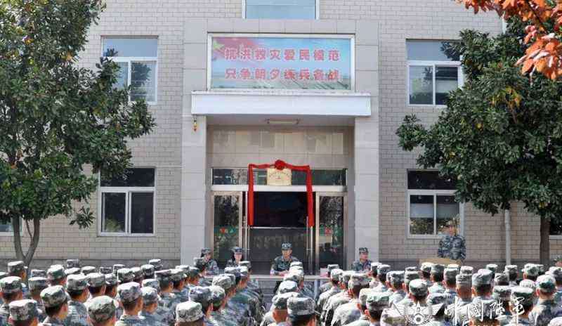 军中姐妹花 战斗吧，军中姐妹！炮兵防空兵学院女教员的当兵日记“很燃”