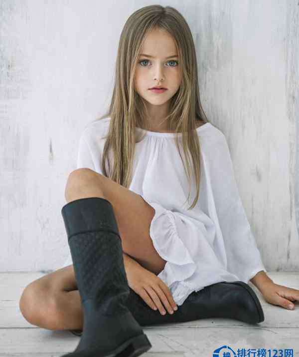 世界的美少女 世界第一美少女仅9岁 颜值超高名副其实的世界嫩模