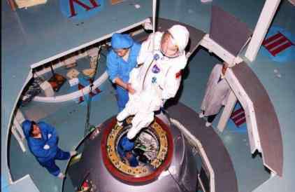 神舟11 中国神舟宇宙飞船：先后把11名航天员送上太空