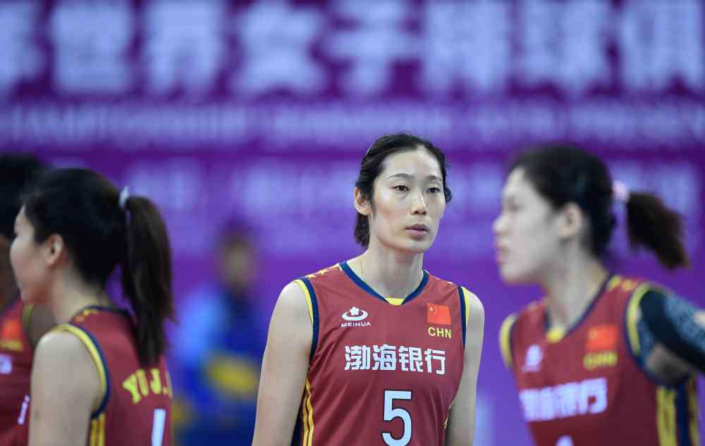 2013女排世俱杯 中国女排王牌朱婷意外受伤，让女排世俱杯多一份牵挂，文化名城绍兴更要打造排球之城！