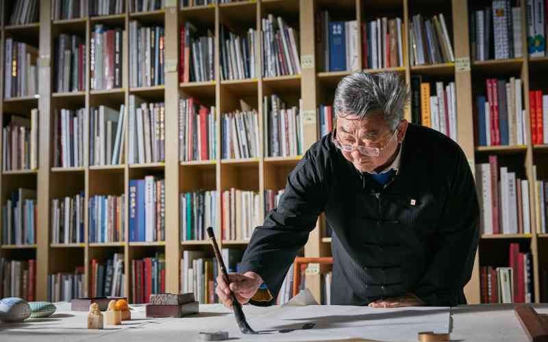 百衲衣 专访著名艺术家韩天衡：海有底，艺术是没有底的